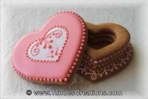 Gingerbread heart gift box